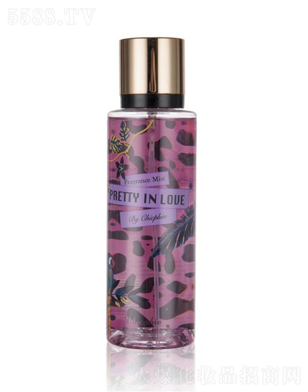 ٻPRETTY IN LOVEwF