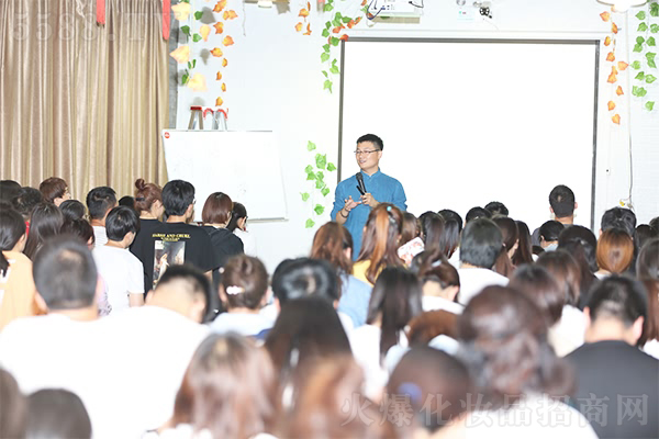 品讀《道德經》,感悟人生哲理! 品讀《道德經》,感悟人生哲理!
